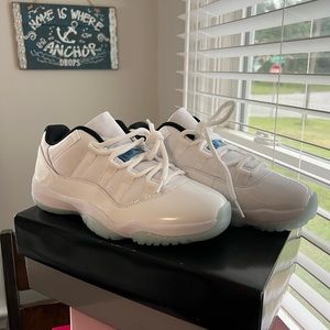 AIR JORDAN 11 RETRO LOW